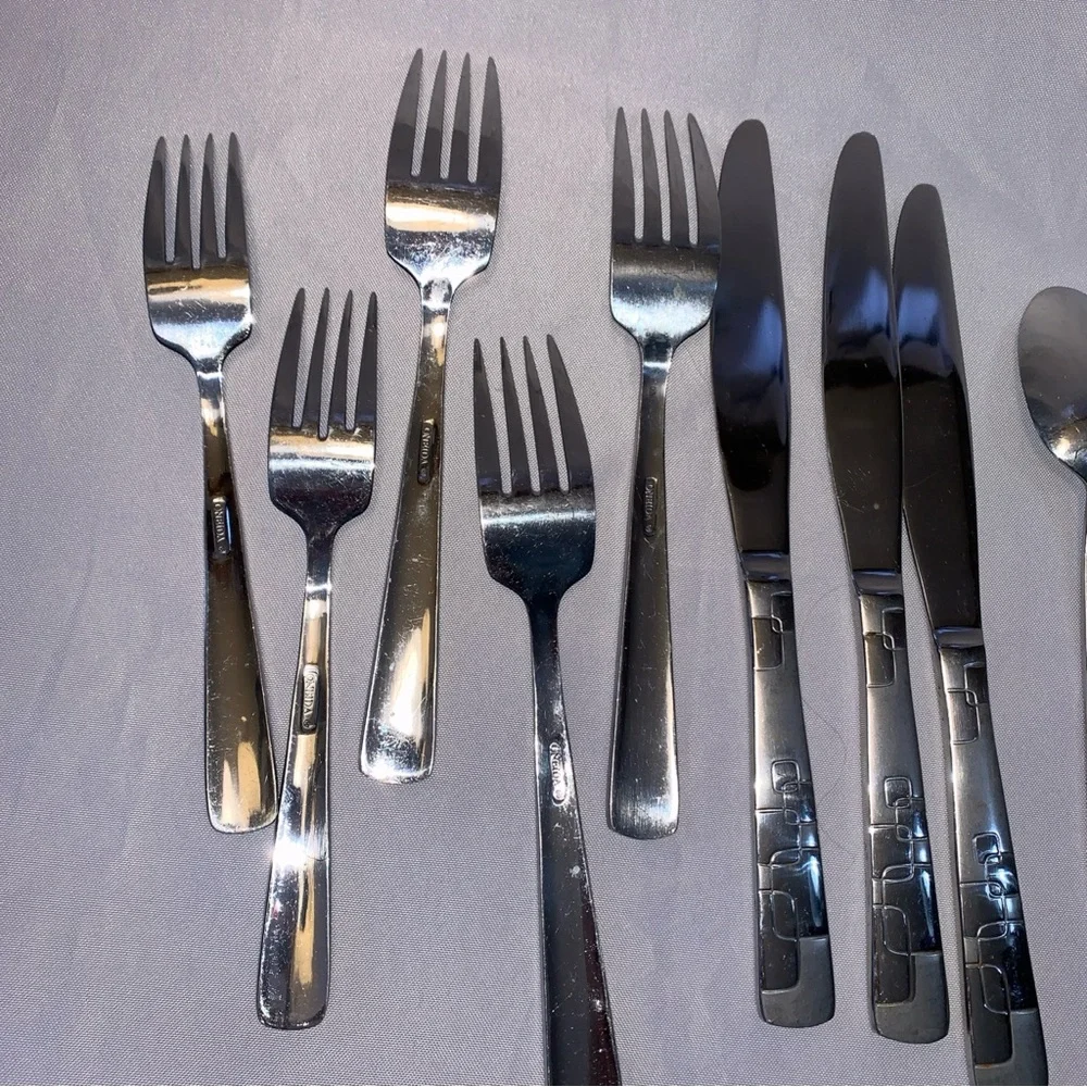 Oneida Quadratic Stainless Steel Flatware Cutlery 11 Pieces Partial Set
